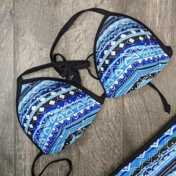 Other - NWT MD Blue Patterned Padded String Bikini Top